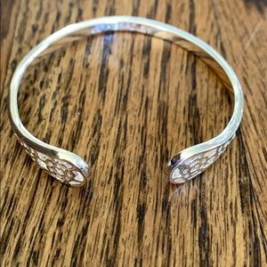 NEW!! Vera Bradley bracelet! Never worn before!